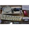 Image 2 : TRAY OF MAGNIFYING GLASSES AN DLOUPES AND THERMOMETER