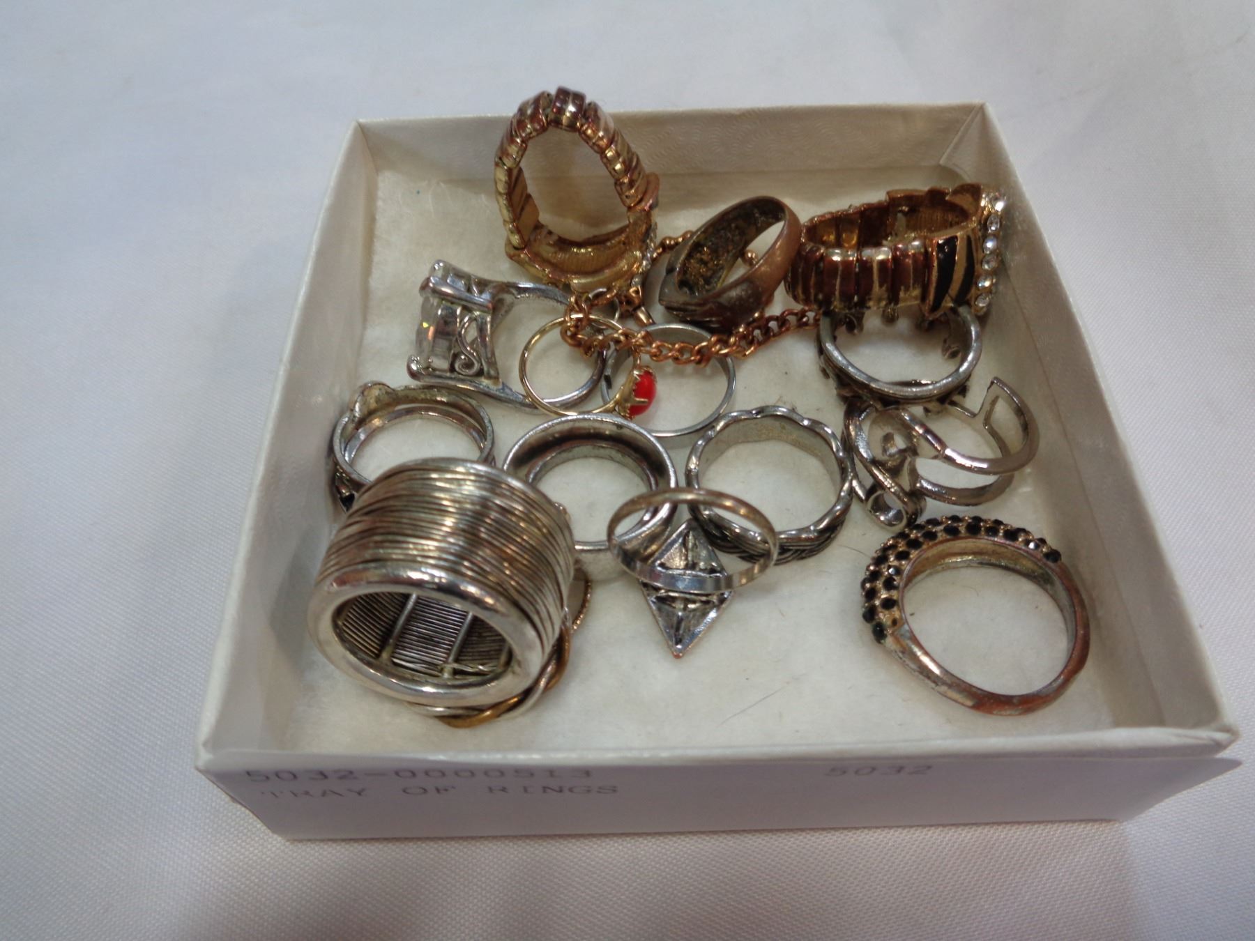 TRAY OF RINGS