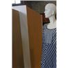 Image 2 : MANNEQUIN W/ STAND
