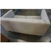 Image 6 : MODERN TUFTED CLUB STYLE LOVESEAT