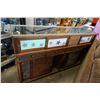 Image 2 : ANTIQUE RETAIL DISPLAY COUNTER