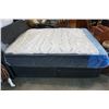 Image 1 : QUEENSIZE SEALY POSTUREPEDIC BOYCE EURO PLUSH TOP MATTRESS