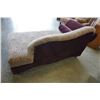 Image 4 : CHAISE LOUNGE W/ ACCENT PILLOW