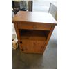 Image 1 : 1 DOOR OAK NIGHTSTAND