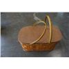 Image 1 : VINTAGE HAWKEYE PICNIC BASKET