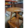 Image 1 : ROXTON MAPLE ROUND 3 LEG PARLOUR TABLE