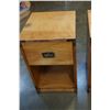 Image 2 : 2 WOOD 1 DRAWER NIGHT STANDS W/ BRASS ACCENTS