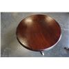 Image 2 : MAHOGANY DUNCAN PHYFFE STYLE ROUND GLASS TOP PARLOUR TABLE