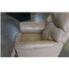 Image 8 : LEATHER LAZY BOY RECLINER