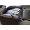 Image 11 : LEATHER ELECTRIC FRANKLIN LIFT CHAIR - RETAIL $1698