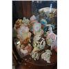 Image 1 : LOT OF 6 BUNNY FIGURES AND 2 CHAIRS FIGURES
