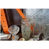 Image 2 : LOT OF VINTAGE PRESSED GLASS ITEMS