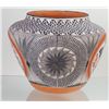 Image 4 : Huge Acoma Pottery Jar - Victoria Garcia