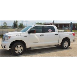 2010 TOYOTA TUNDRA CREWMAX SR5