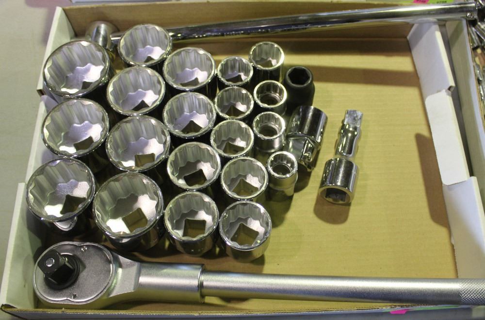 Flat Socket Ratchets FLAT OF ASSORTED NEW LARGE SOCKETS & RATCHETS - Kastner Auctions