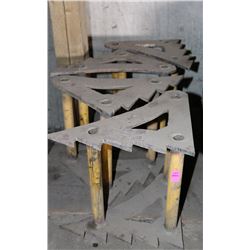 METAL WHEEL CHOCKS