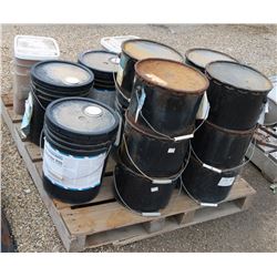 PALLET OF RETARDER R20, 2 BUCKETS OF SAND & PAILS