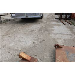 METAL FORK ATTACHEMENT FOR IT28 LOADER