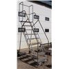 Image 1 : 9 STEP ROLLING LADDER