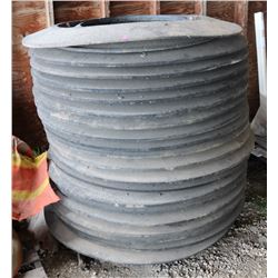STACK RUBBER MANHOLE DONUTS