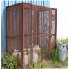 Image 1 : METAL CAGE WITH PROPANE TANKS