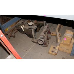 SHELF WITH ASSORTED CAT PARTS