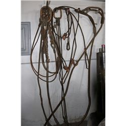 LOT OF VARIOUS WIRE SLINGS & CHAINS