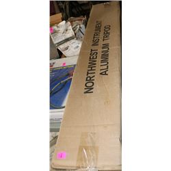 NEW NORTHWEST INSTRUMENT ALUMINUM TRIPOD