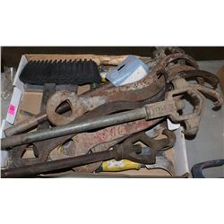 LOT OF HAND TOOLS, KNIVES, STAPLERS, CARPET