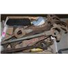 Image 1 : LOT OF HAND TOOLS, KNIVES, STAPLERS, CARPET