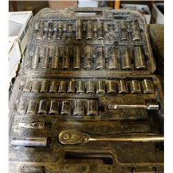 DEWALT SOCKET & RACHET SET