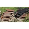 Image 1 : 4 PALLETS OF CIRCULAR METAL HOLE COVERINGS