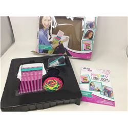 DIY Happy Little Loom-Weaving on the go