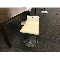 DUBLIN WHITE LEATHER PNEUMATIC BAR STOOL