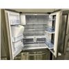Image 2 : SAMSUNG STAINLESS STEEL FRENCH DOOR REFRIGERATOR WITH WATER/ICE DISPENSER