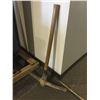 Image 1 : Pickaxe