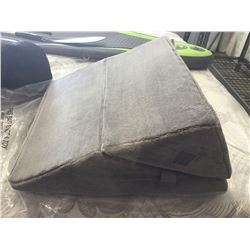 Brookstone Bed Wedge Pillow