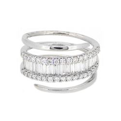 18KT White Gold 1.01ctw Diamond Ring