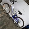 Image 3 : WHITE BLUE ORYX BIKE