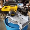 Image 2 : DE WALT 12" COMPOUND MITER SAW DW705
