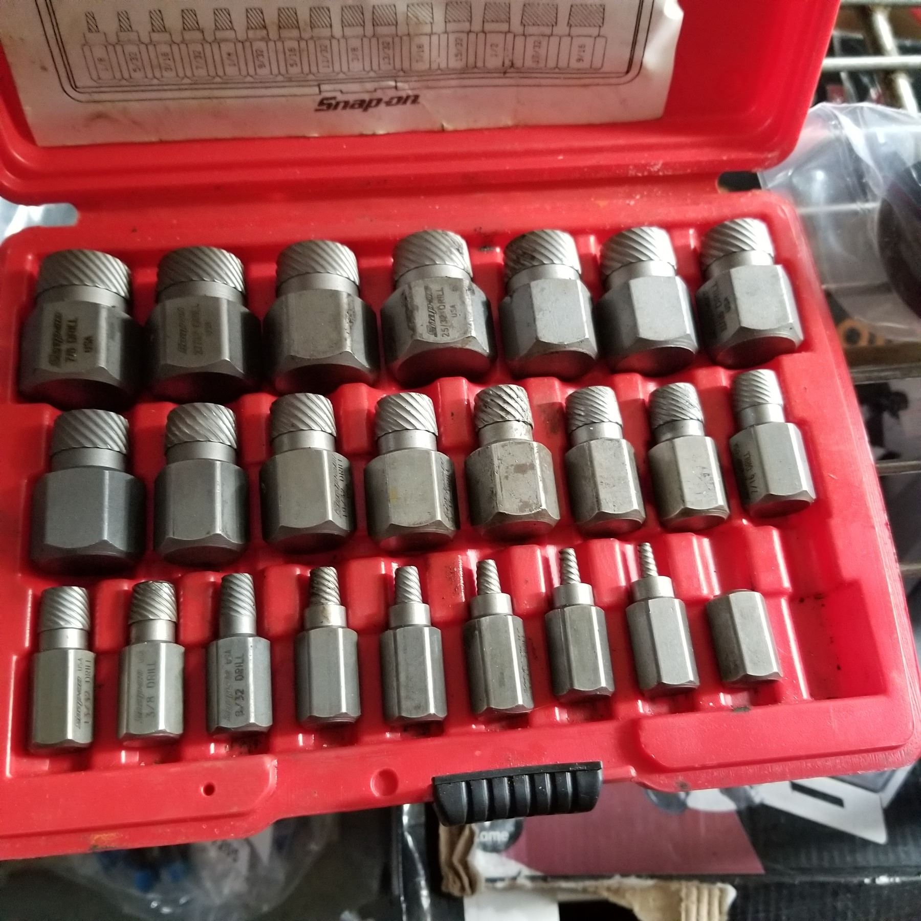 SNAP ON SCREW EXTRACTOR KIT