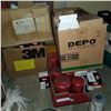 Image 1 : LARGE LOT OF AIR AND OIL FILTERS
