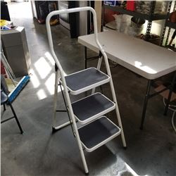 3 STEP LITE LADDER