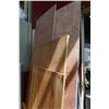 Image 2 : 8 SHEETS OF PLYWOOD AND OTHER PANELS, VARIOUS SIZES