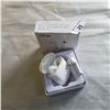 Image 3 : NEW I7S BLUETOOTH EAR BUDS, WHITE WITH CHARGING CASE - RETAIL $79