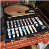 Image 2 : CASED OIL PAINTERS SET W/ PALETTE