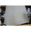 Image 2 : PINK CERAMIC TABLE LAMP
