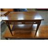 Image 3 : VINTAGE HEIRLOOM FURNITURE CANADA COFFEE TABLE AND END TABLE