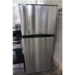 INSIGNIA BLACK AND STAINLESS FRIDGE