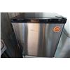 Image 1 : STAINLESS AND BLACK IGLOO BAR FRIDGE